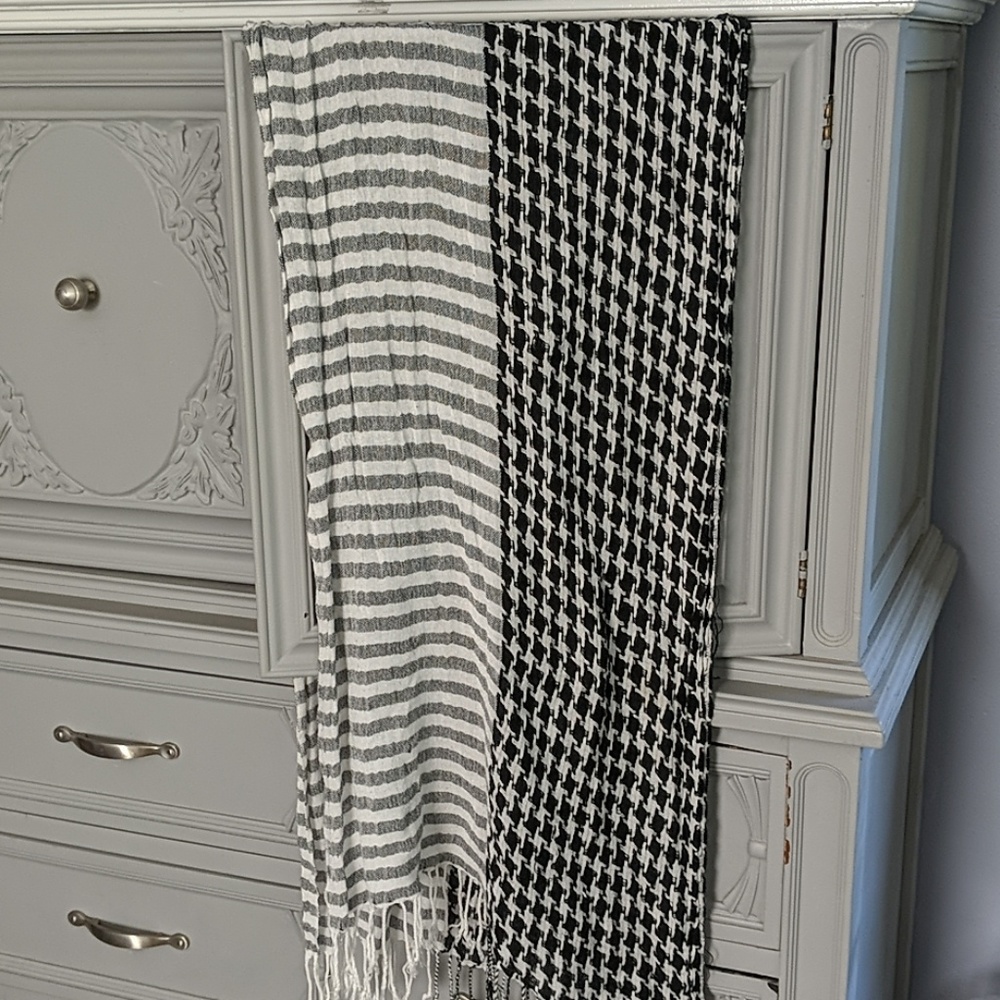 Scarf ❤️ - Picture 2 of 3